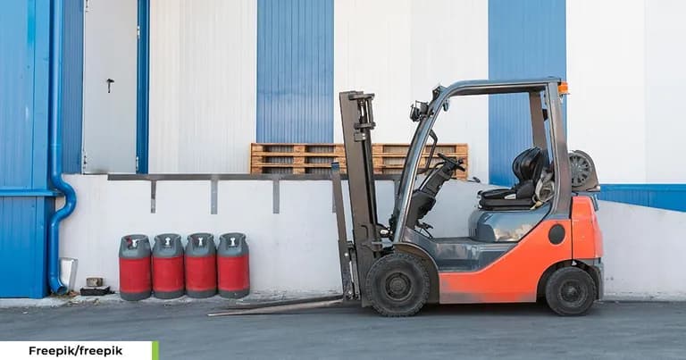 Alat Berat Forklift. (Freepik/freepik)