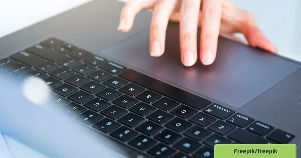 5 Cara Mudah Merawat Touchpad Laptop