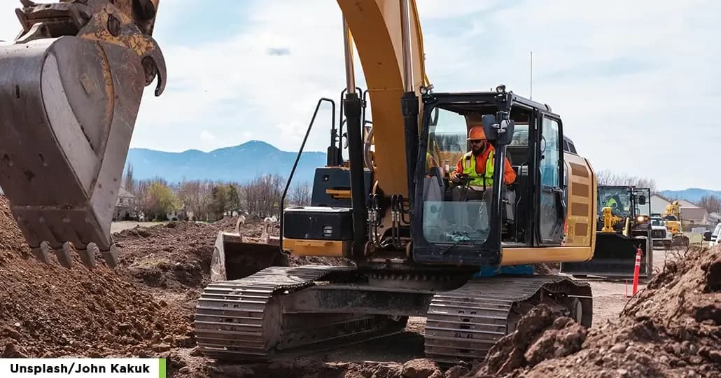 6 Untung Rugi Beli Alat Berat Bekas untuk Proyek