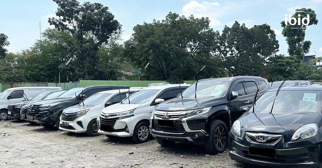 Mau Jual Mobil di Balai Lelang? Ini Plus Minusnya