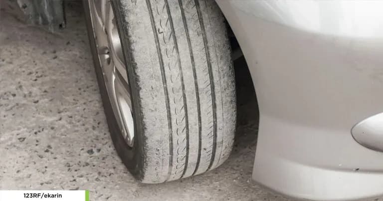 Ban Mobil Aus. (123RF/ekarin)