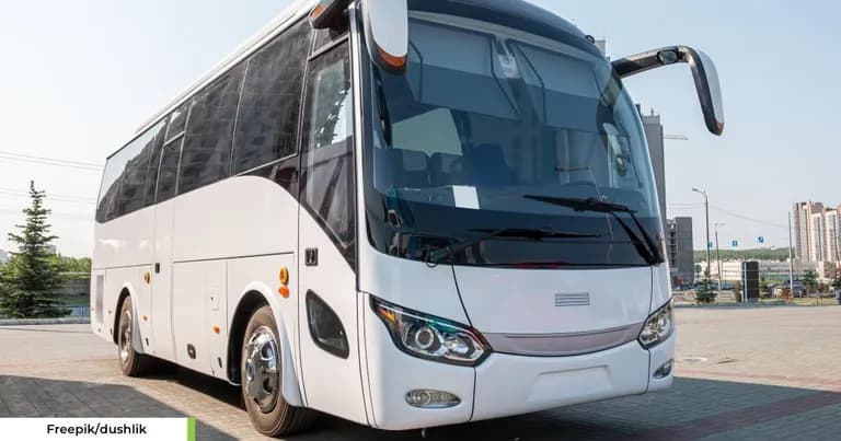 Lelang Bus Bekas. (Freepik/dushlik)