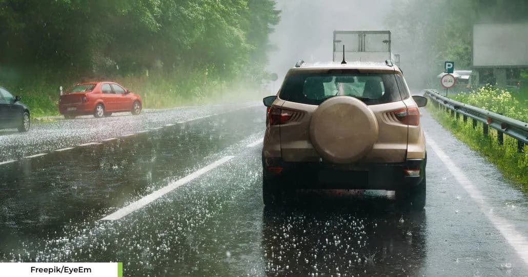 Mobil kehujanan. (Freepik/EyeEm)