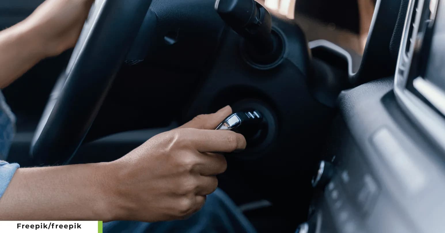 Wanita starter mobil. (Freepik/freepik)