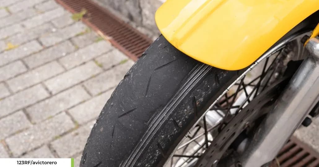 Ban motor aus. (123RF/avictorero)