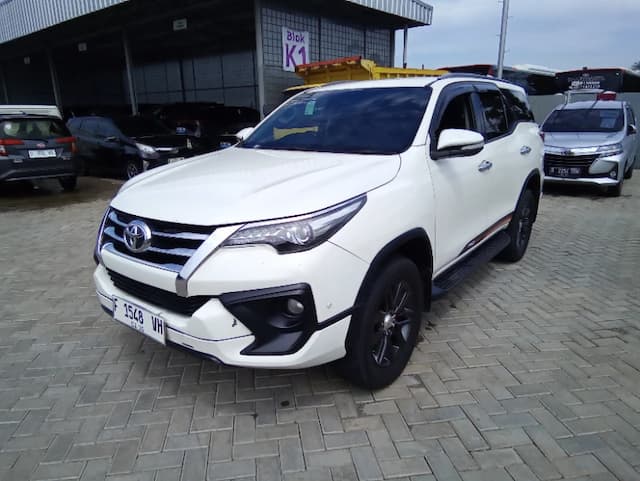 b1926sjp-fortuner-2016-62443219673