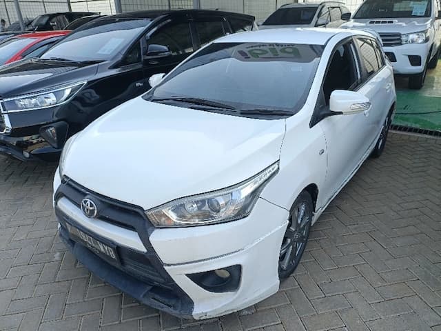 b1947wyb-yaris-2014-62457329754