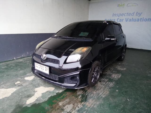 bg1723dp-yaris-2012-625218410030