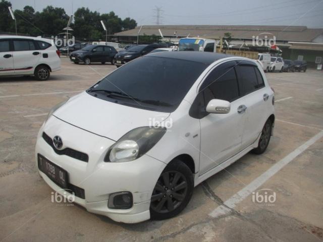 t1768ql-yaris-2012-62070397850