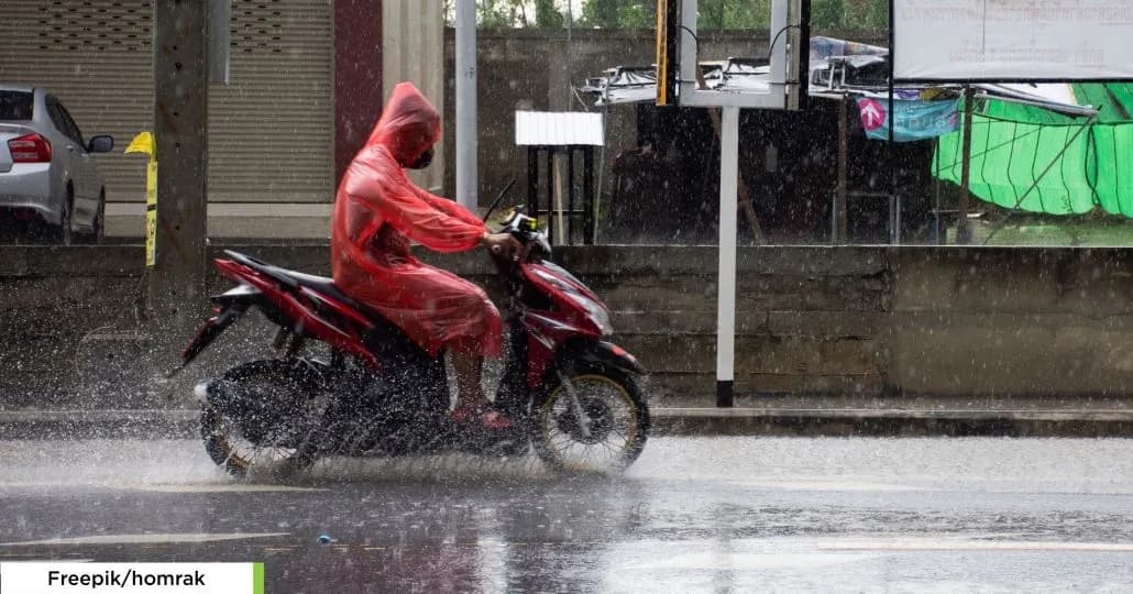 7 Masalah Motor saat Musim Hujan, Bukan Cuma Ban Selip!