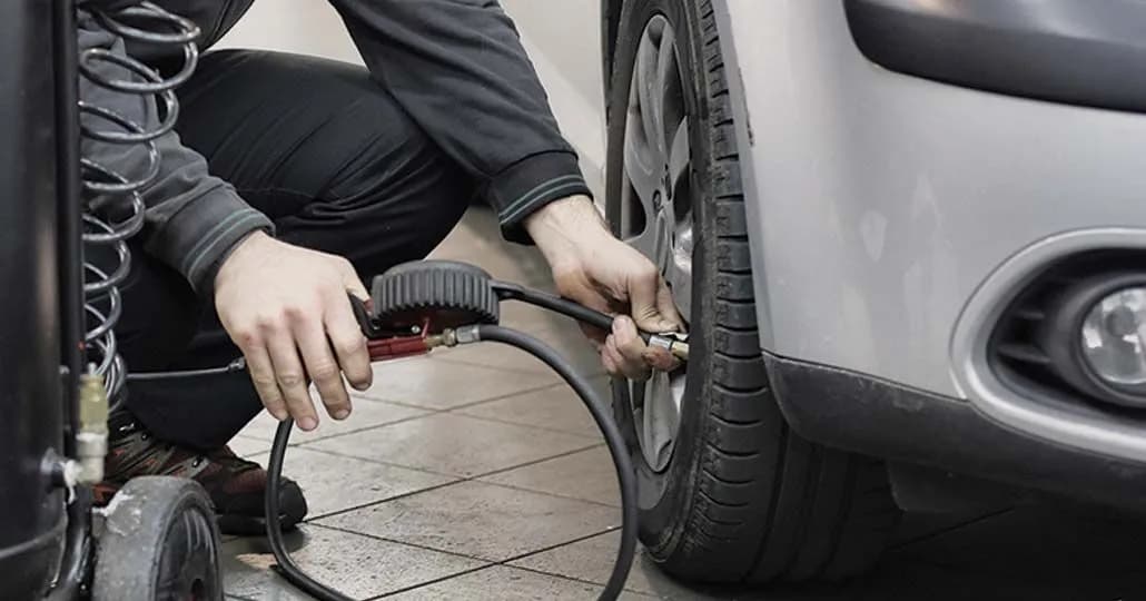 5 Tanda Ban Mobil Sudah Waktunya Ganti