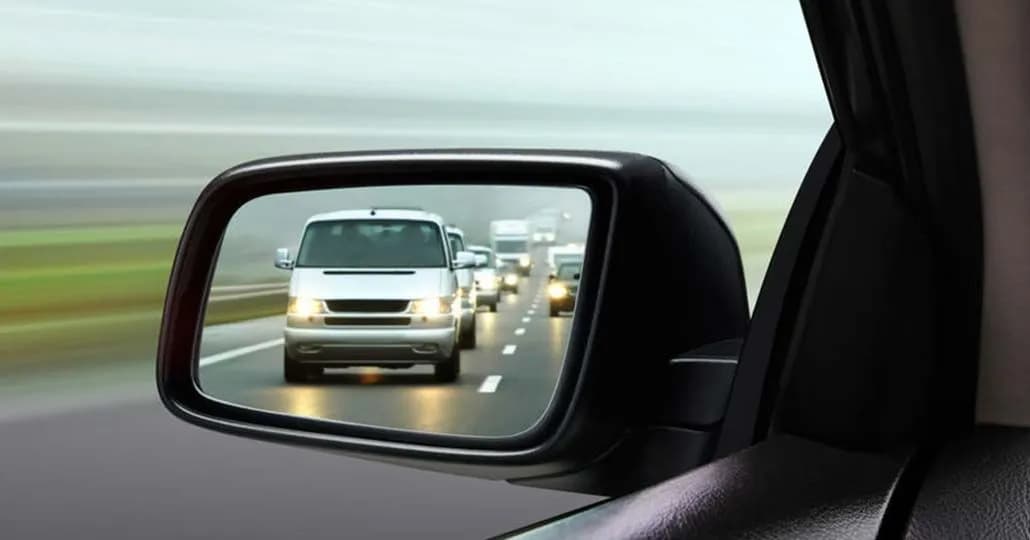 4 Tips Atur Spion Mobil agar Terhindar dari Blind Spot