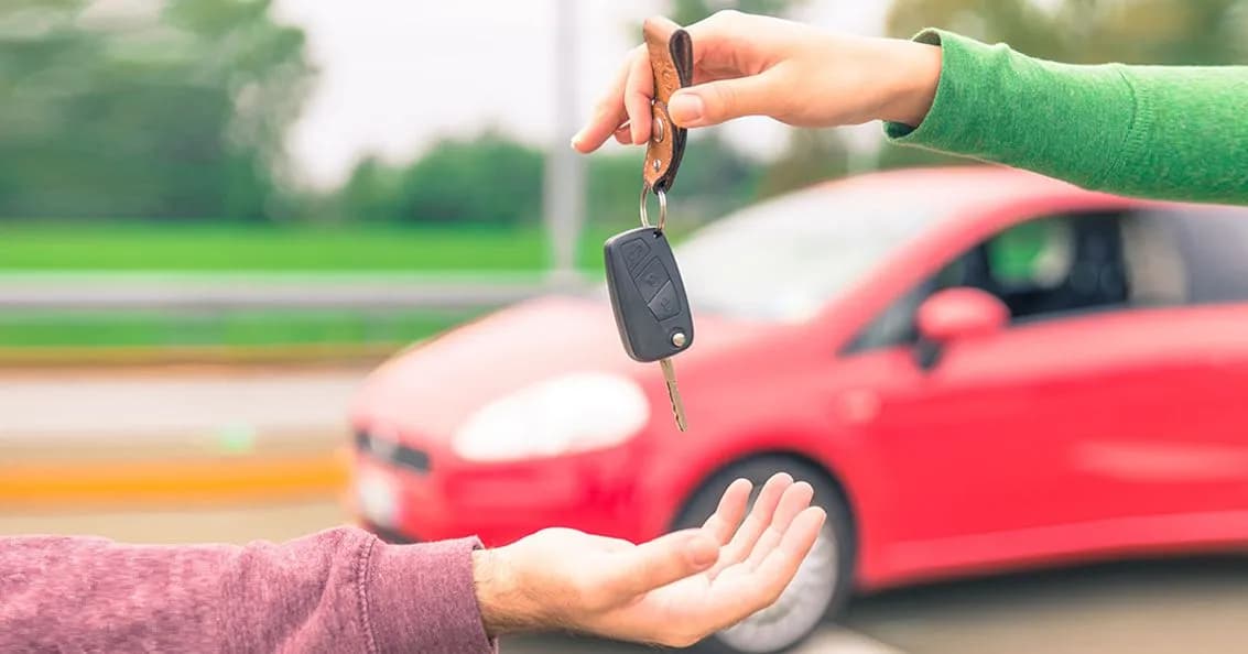Perbedaan Beli Mobil Bekas via Lelang dan Diler