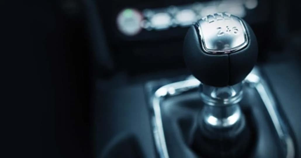 5 Alasan Pria Lebih Menyukai Mobil Manual Daripada Matik