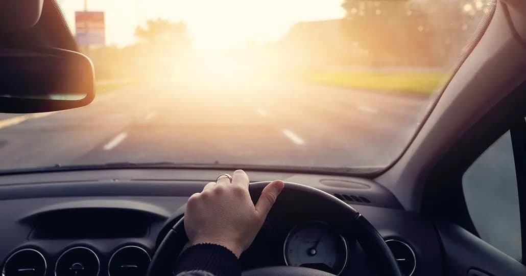 Jangan Sepelekan, Inilah Bahaya Membiarkan Kaca Mobil Kusam!