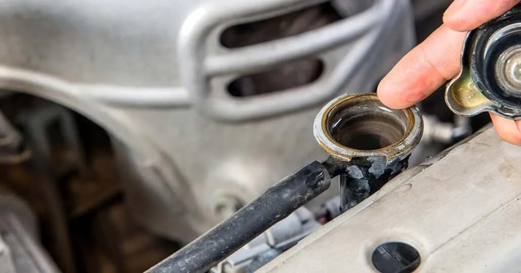2 Penyebab Utama Oli Mesin Bercampur Air Radiator