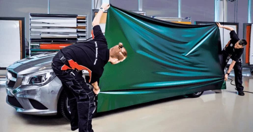 Mau Pasang Wrapping Sticker Mobil? Pertimbangkan 4 Hal Ini