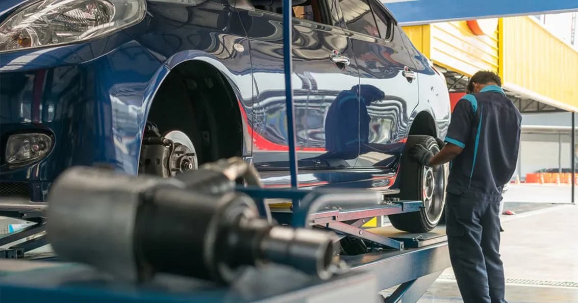 Lakukan Hal Ini saat Aki Mobil Soak