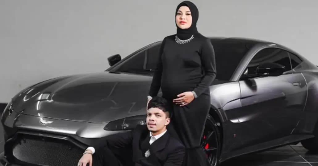 Koleksi Mobil Aurel Hermansyah