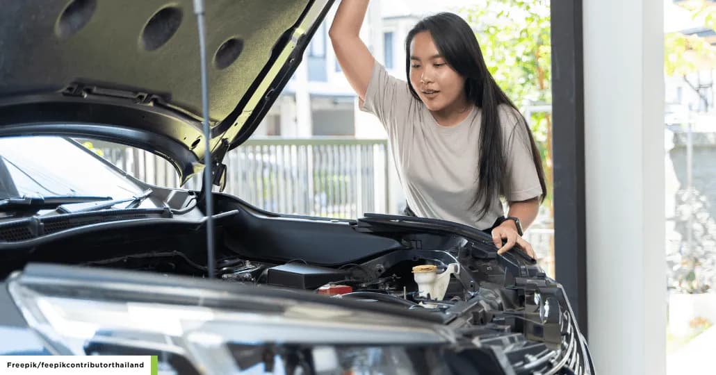 Inspeksi Mobil sebelum Liburan. (Freepik/feepikcontributorthailand)