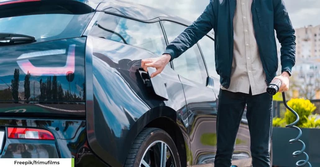 Cas Mobil Listrik. (Freepik/frimufilms)