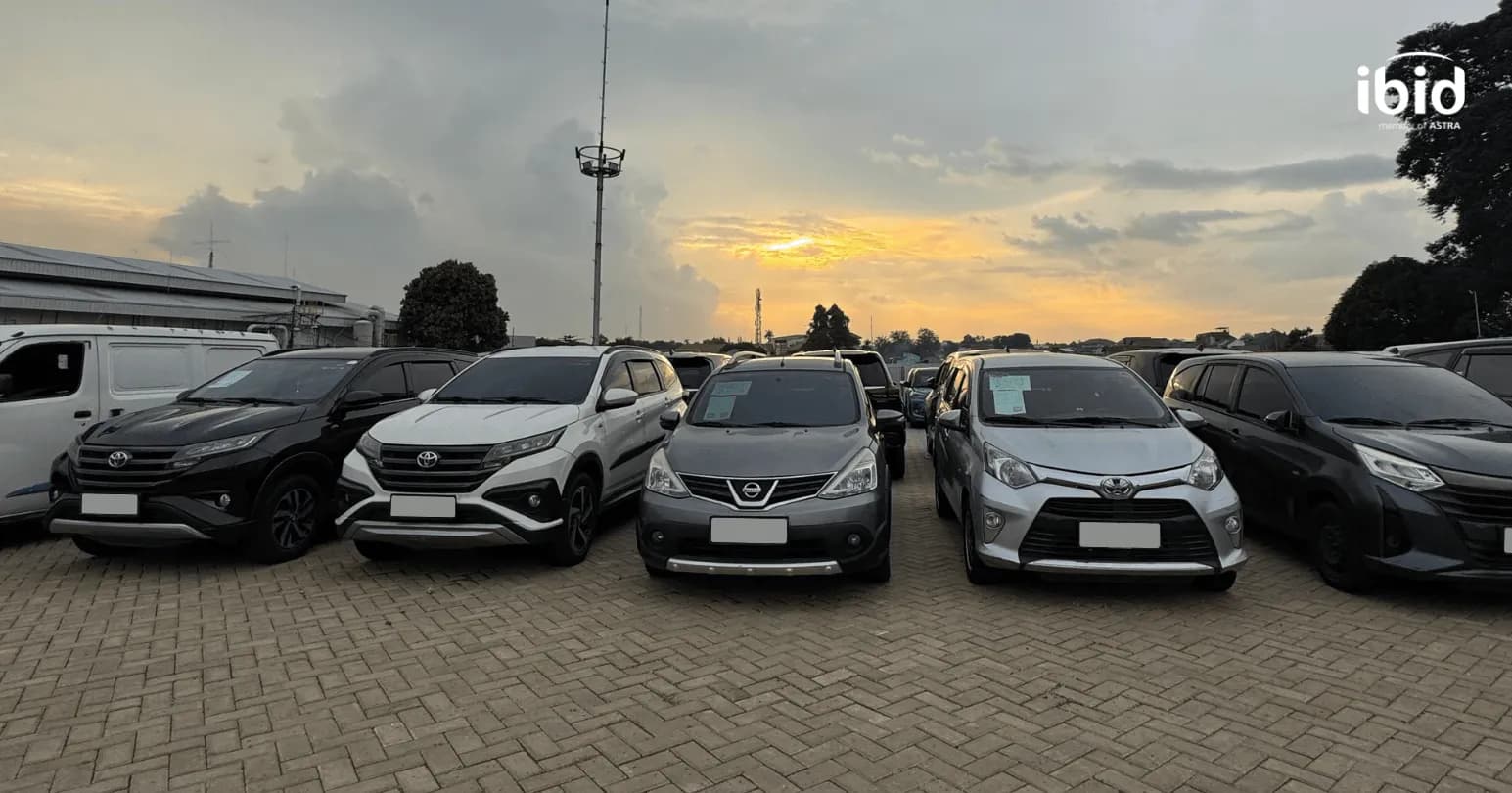 Lapangan mobil bekas IBID Jakarta. (PT Balai Lelang Serasi)