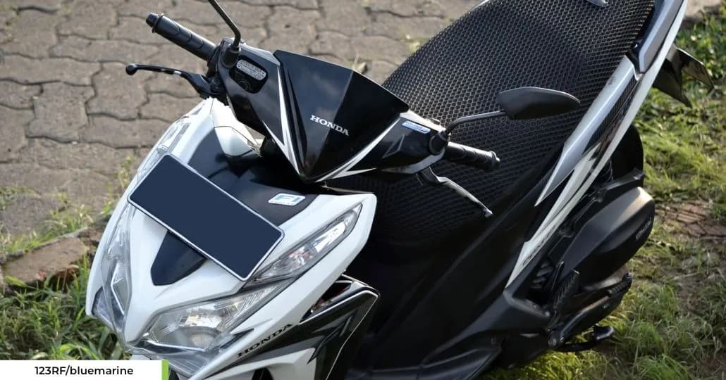 Mesin Motor Bekas. (123RF/bluemarine)