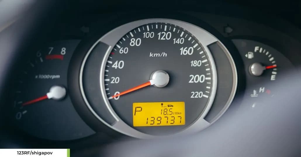 Kilometer Mobil Tinggi. (123RF/shigapov)