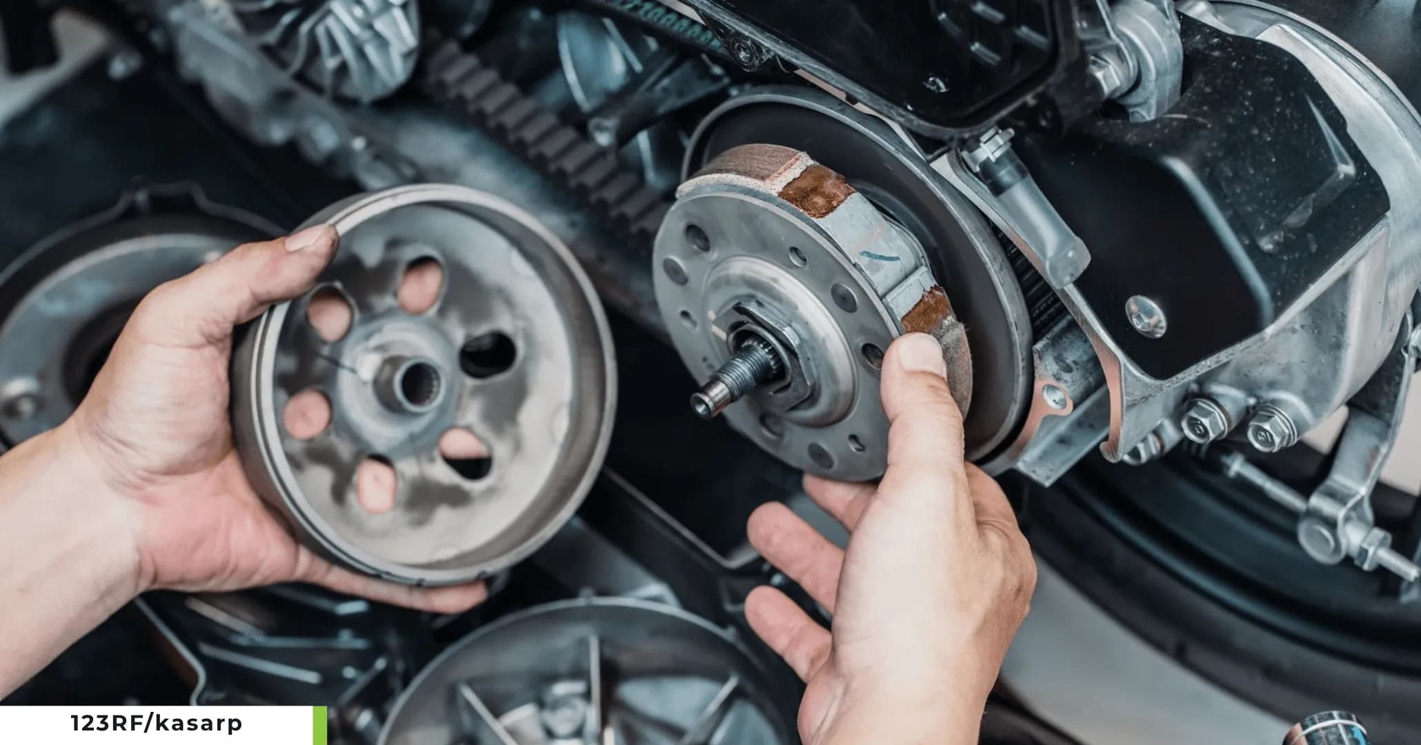 CVT Motor Matic. (123RF/kasarp)