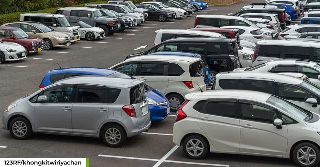 Mobil bekas murah. (123RF/khongkitwiriyachan)